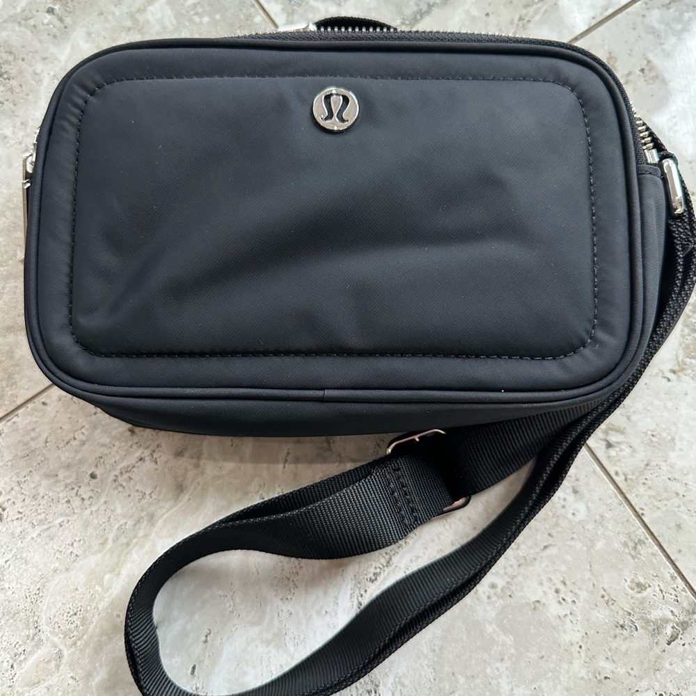 Lululemon Crossbody Camera Bag 2L